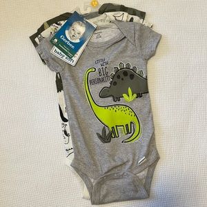 NWT! Gerber Baby 3 Pack Onesie Set